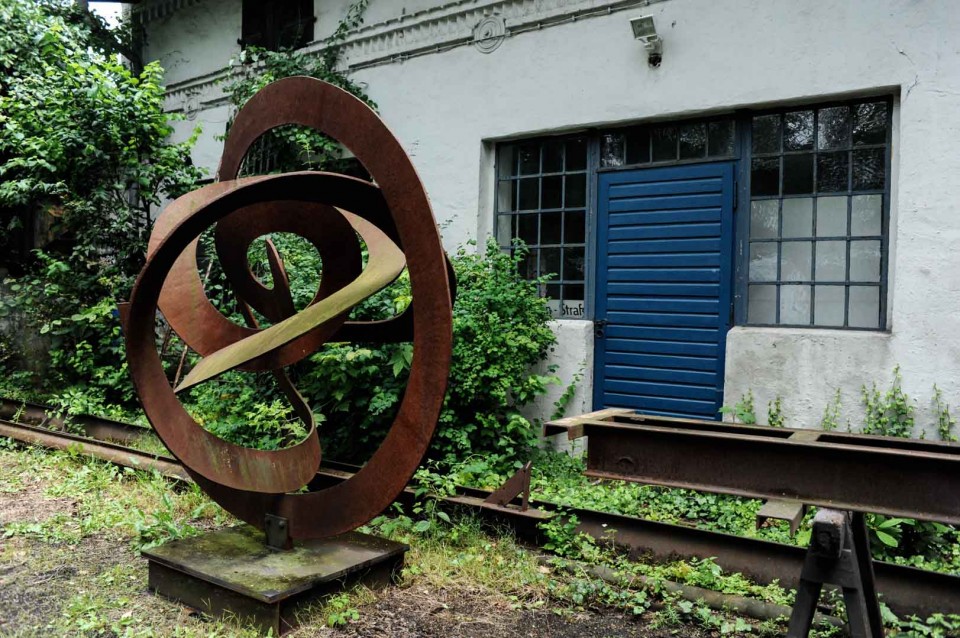 Skulptur „Giro“ von Achim Kühn